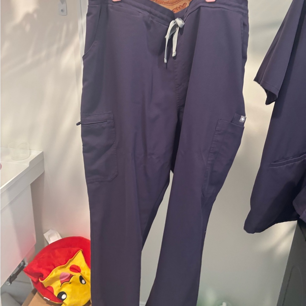 Figs dark shadow Cargo Pants with Relaxed Fit